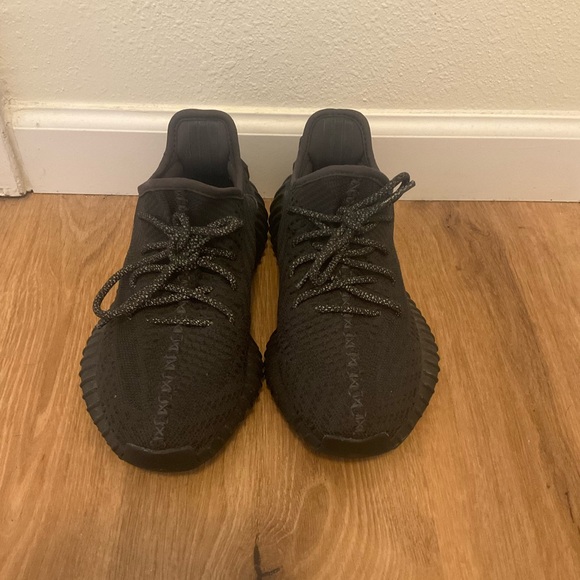 adidas Yeezy Boost 350 V2 - Picture 2 of 6
